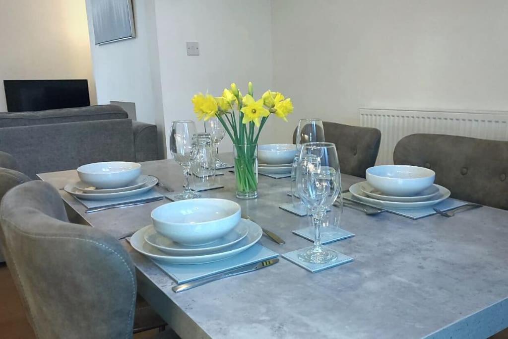 2 Bedroom City Centre Duplex Apt Preston  Extérieur photo
