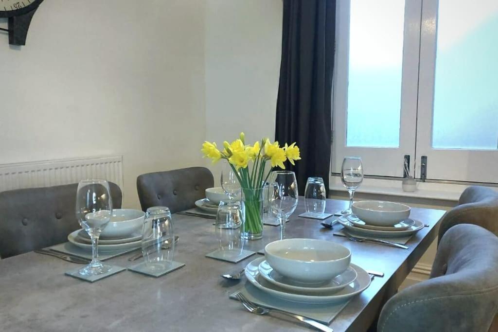 2 Bedroom City Centre Duplex Apt Preston  Extérieur photo
